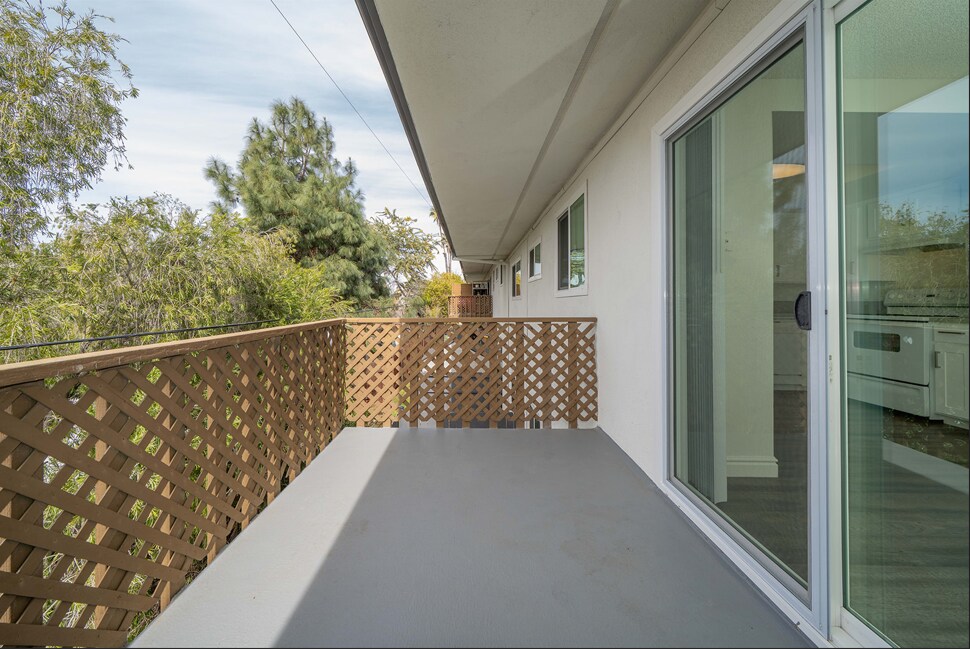 Building Photo - 1155 Meadow Lake Dr