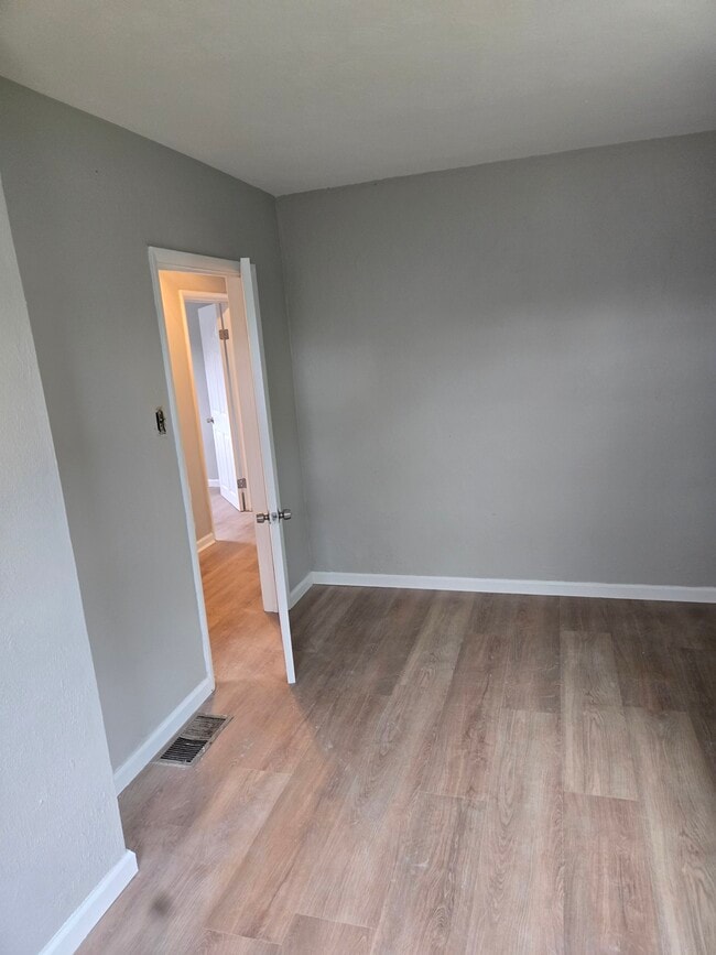 Primary Photo - 709 Dale St