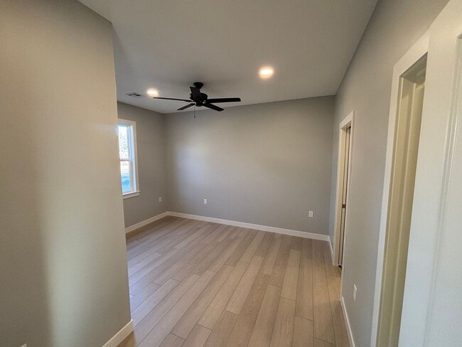 Building Photo - Stunning New Build in Central Manhattan! Available NOW!