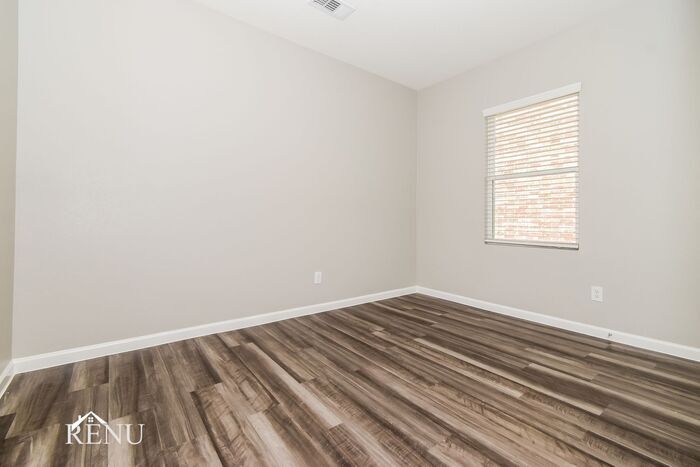 Building Photo - 6108 Harrah Ln