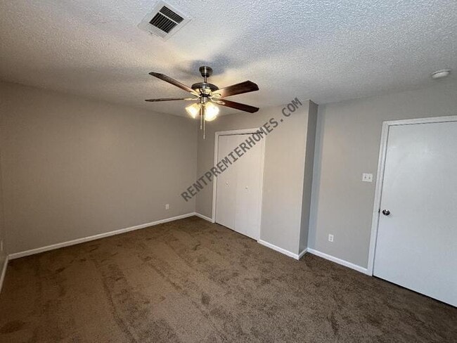 Building Photo - 2007 Cloverdale Rd