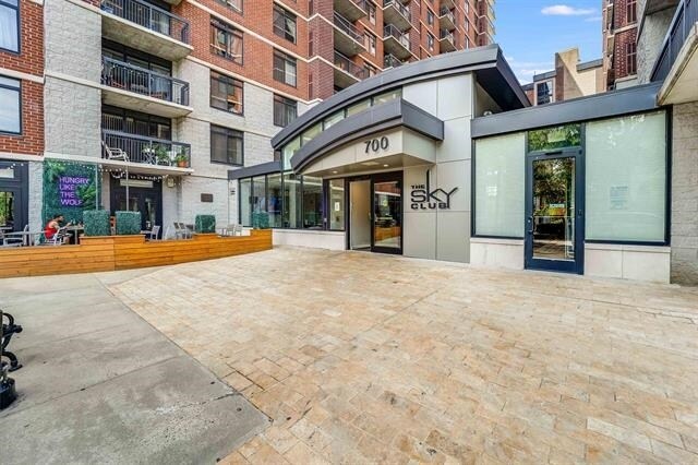 Building Photo - 700 1st St