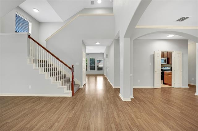 Building Photo - 208 Del Cano Dr