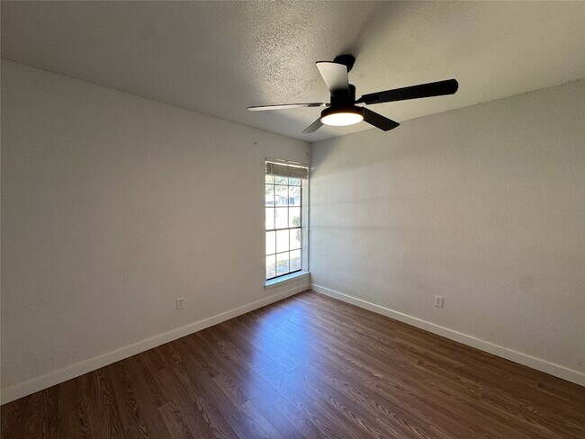 Building Photo - 2700 Clemson Cir