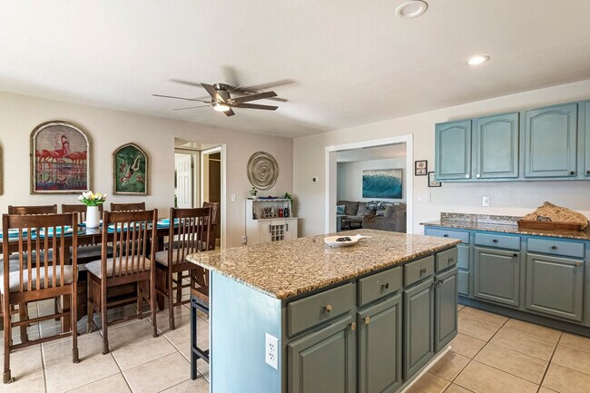 Building Photo - 2543 Sunny Breeze Ave