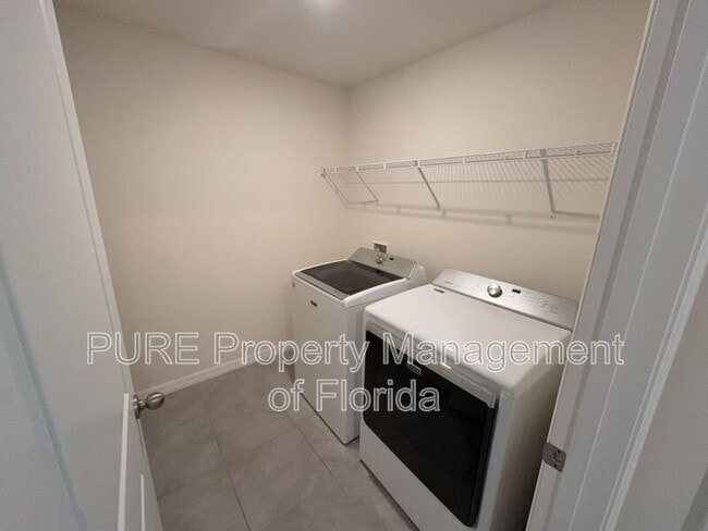 Building Photo - 618 SE 65th Terrace