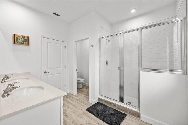 Building Photo - 14042 SW Thorens Dr