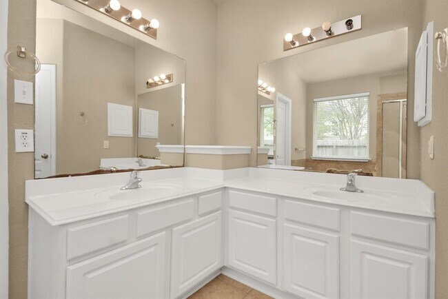 Building Photo - 6727 Oakman Ln