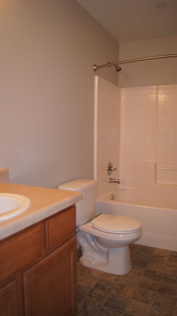 Building Photo - Lovely, upgraded DuPont home