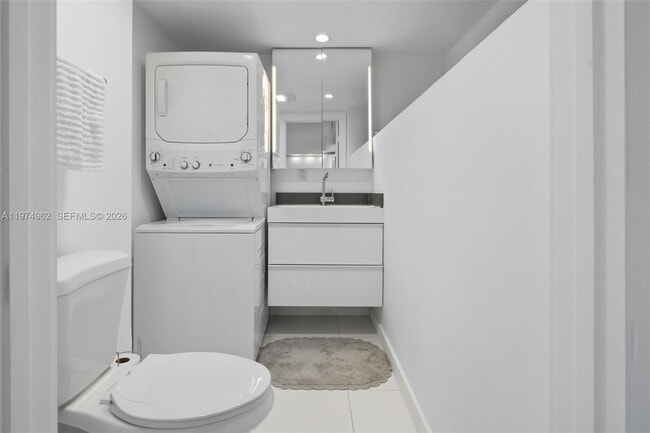 Building Photo - 445 Poinciana Island Dr