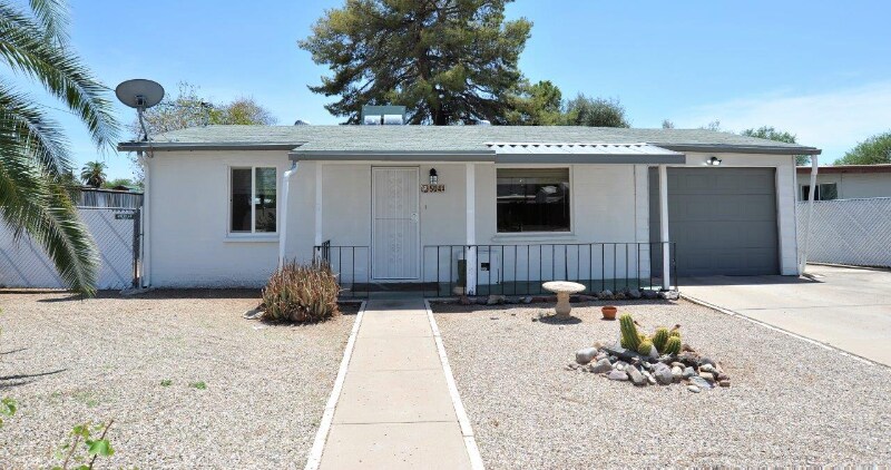 Building Photo - 5044 E Adams St