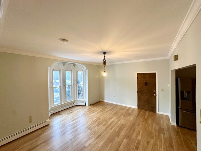 Building Photo - 107 Emery St