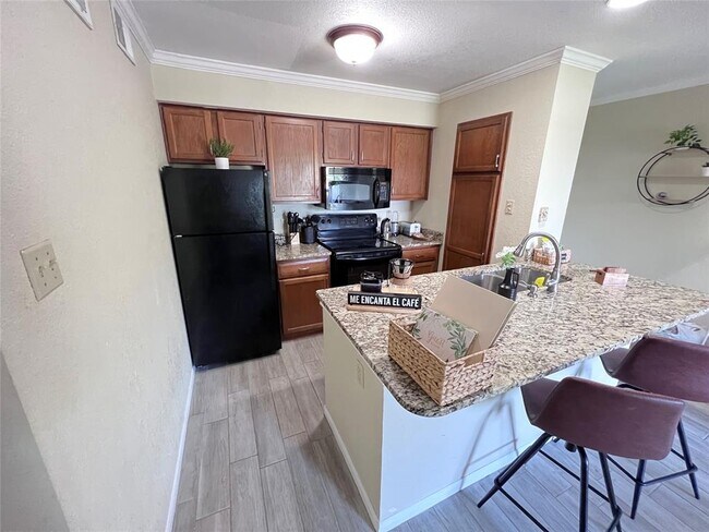 Building Photo - 8888 Tallwood Dr