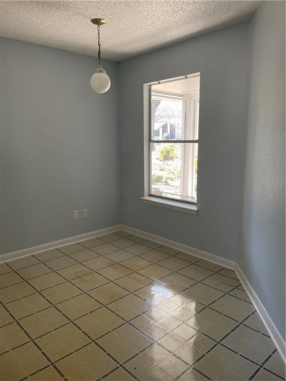 Building Photo - 4506 Pelham Dr