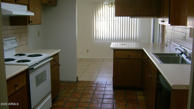 Building Photo - 2061 N Recker Rd