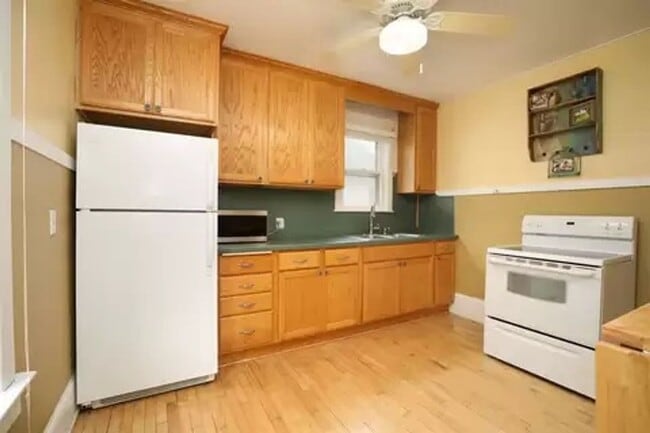 Building Photo - Walkable to downtown Appleton