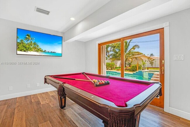 Building Photo - 5320 NE 16th Terrace