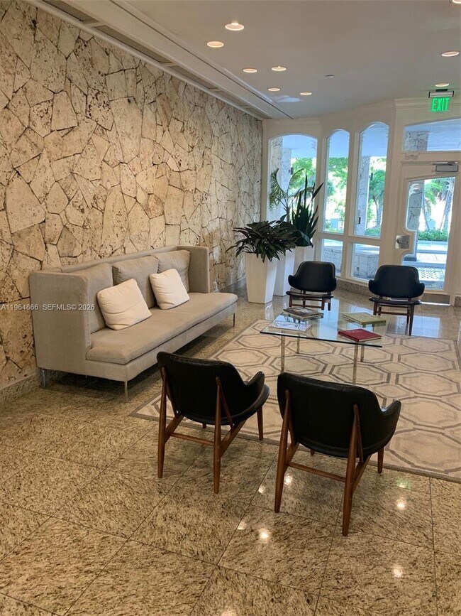 Building Photo - 780 NE 69th St