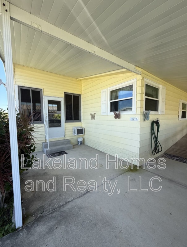 Building Photo - 1811 Sherwood Hill Dr