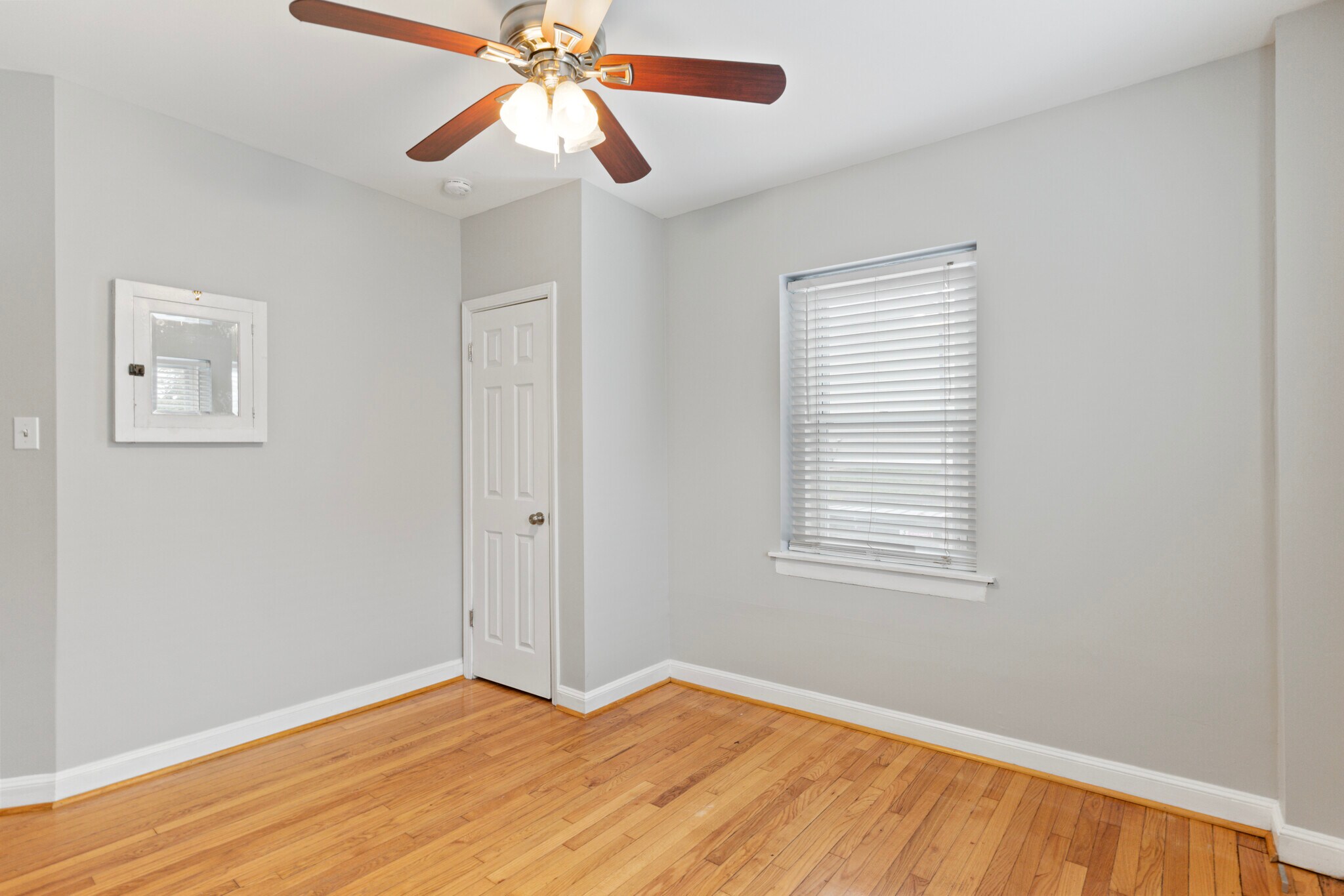 Building Photo - 1210 S Newstead Ave