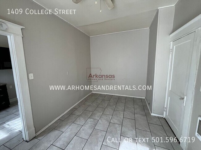 Building Photo - 1409 College St