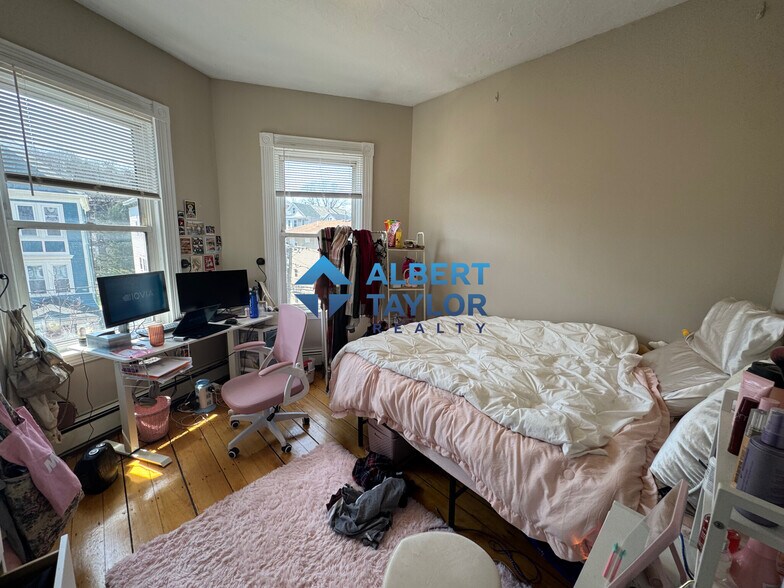 Building Photo - 68 Calumet St