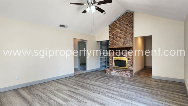 Building Photo - Great 4 bedroom Richardson home
