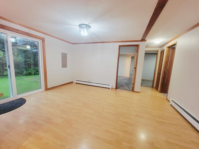 Building Photo - Spacious 3-Bedroom Home with Fenced Yard &...
