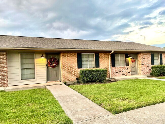 Building Photo - 5458 Folsom Dr