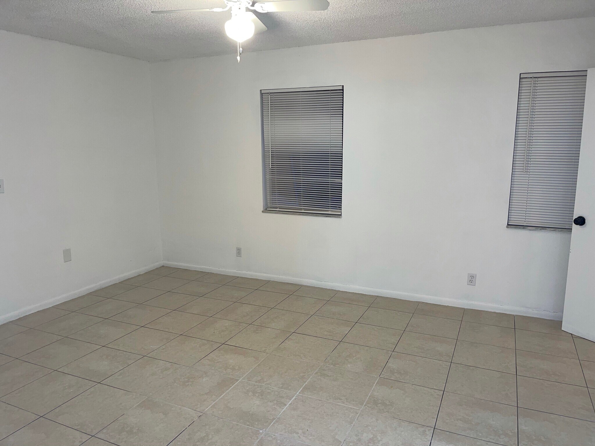 Building Photo - 5953 NW 25th Ct