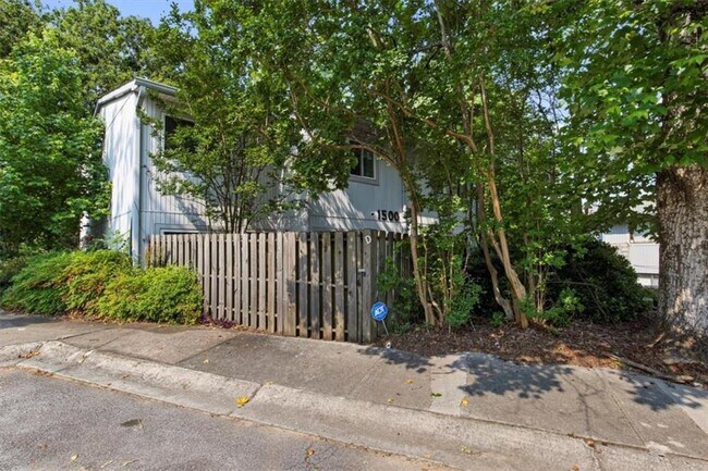 Primary Photo - 1500 Pine Log Rd NE