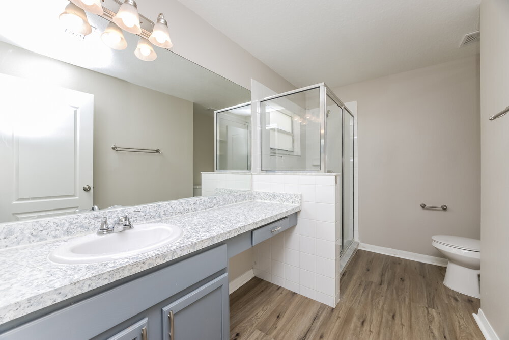 Building Photo - 12724 Lake Vista Dr