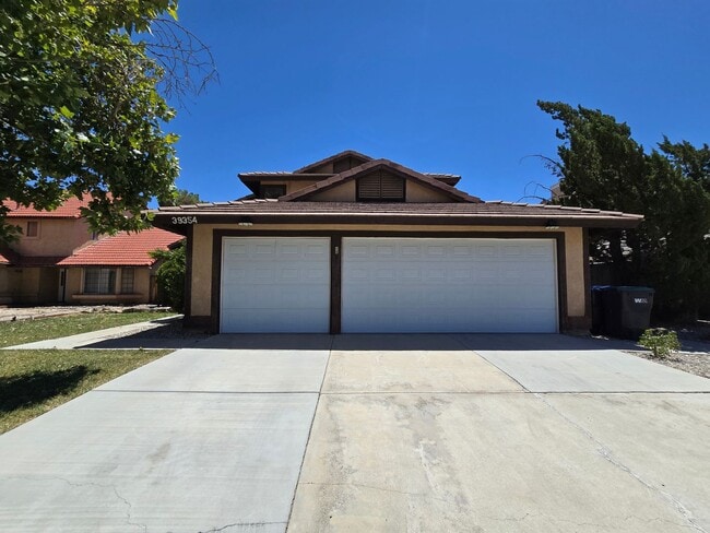 Primary Photo - 39354 Longhorn Ct