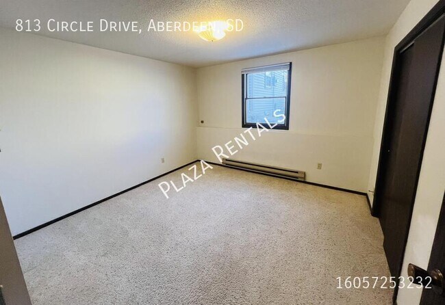 Building Photo - 508 N Kline St