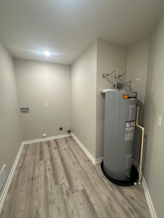 Building Photo - Brand New & Charming 2 Bedroom, 2 Bathroom Unit in St. Anthony!