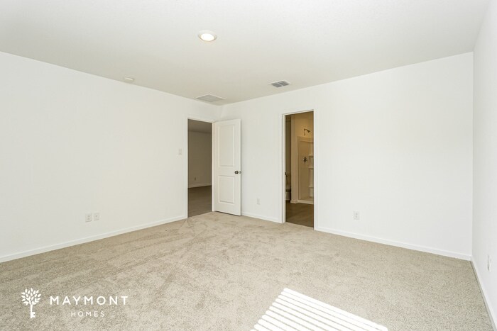 Building Photo - 1009 Birkdale Dr