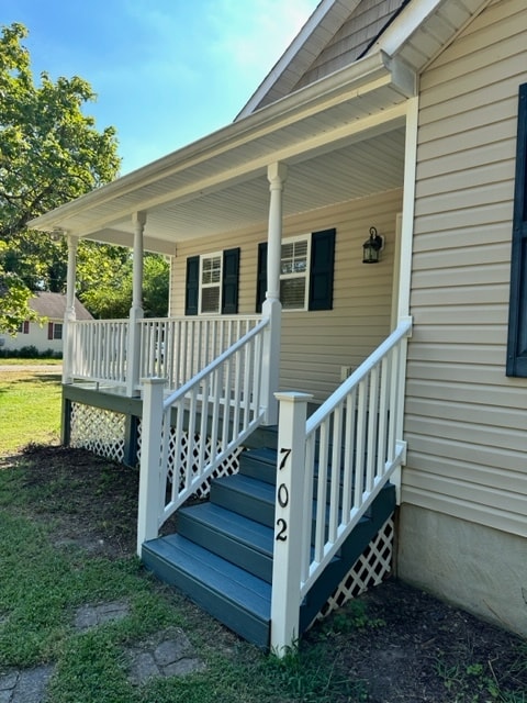 Building Photo - 702 Garfield Ave