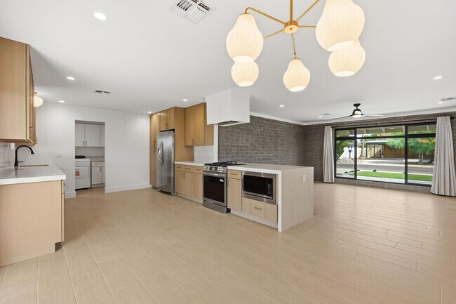 Building Photo - 7421 E Princeton Ave