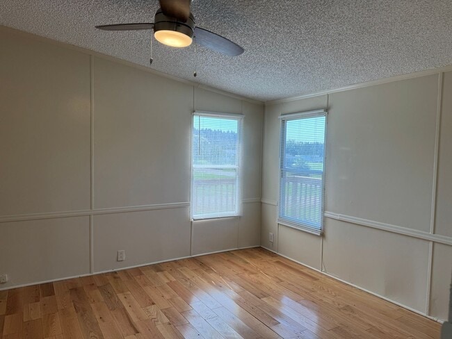 Building Photo - Three Bedroom Doublewide in Claremont