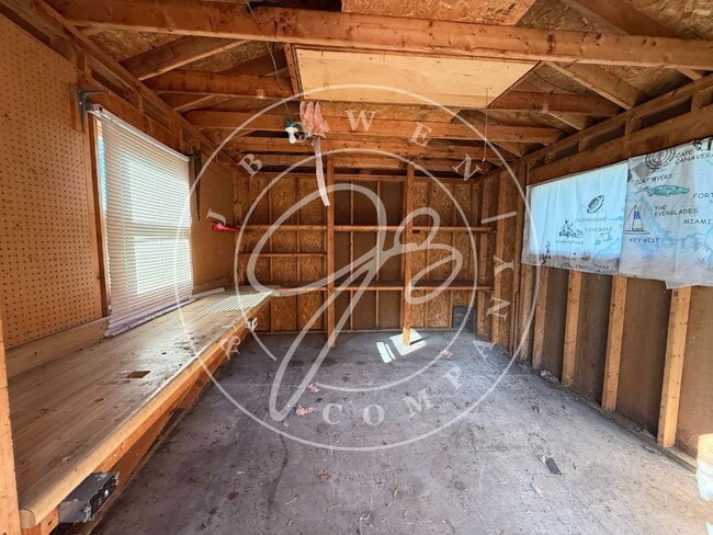 Building Photo - 3-Bedroom South Toledo Home with 2 Full Ba...