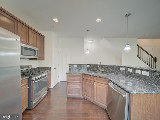 Building Photo - 45818 Winding Branch Terrace