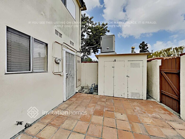 Building Photo - 1974 Glenoaks Ave