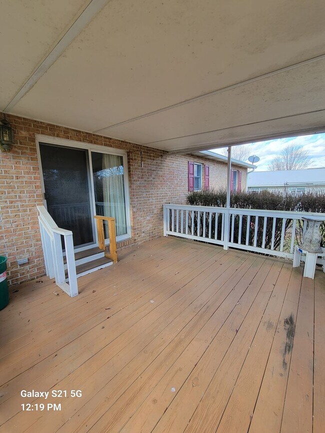 Building Photo - 11616 N Landis Ave