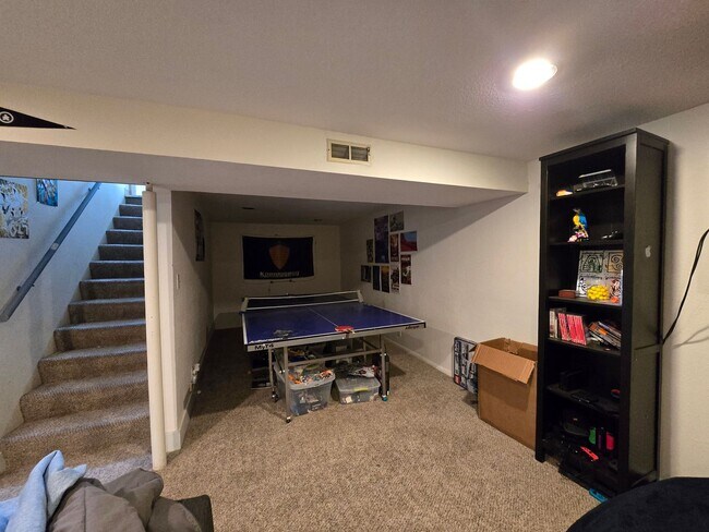 Building Photo - Preleasing Spacious 5-Bedroom Home with Finished Basement, Large Backyard & Attached Garage