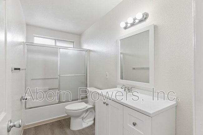 Building Photo - 2529 Greenwood Ln