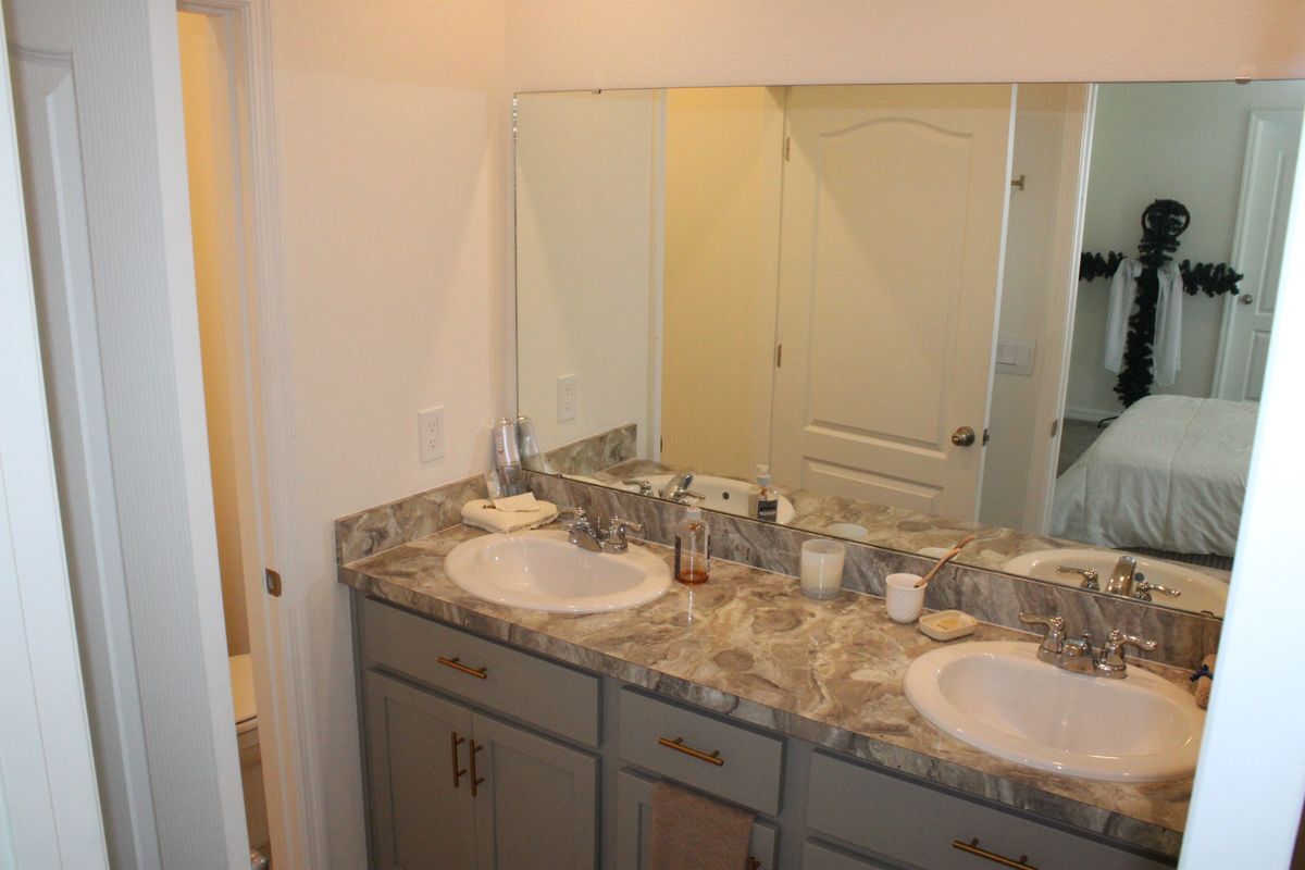 Building Photo - 1385 Daisy Feild Dr