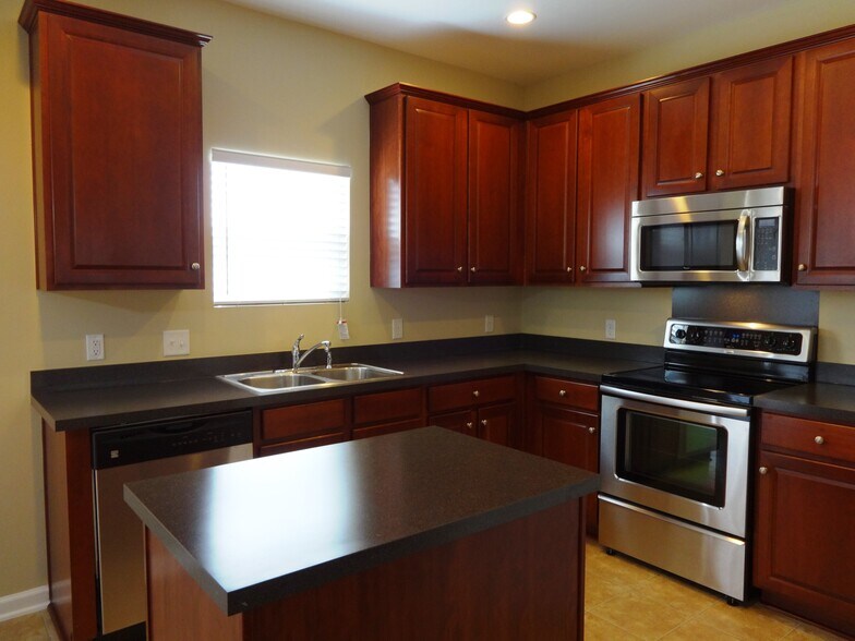 Building Photo - 3115 Conservancy Ln