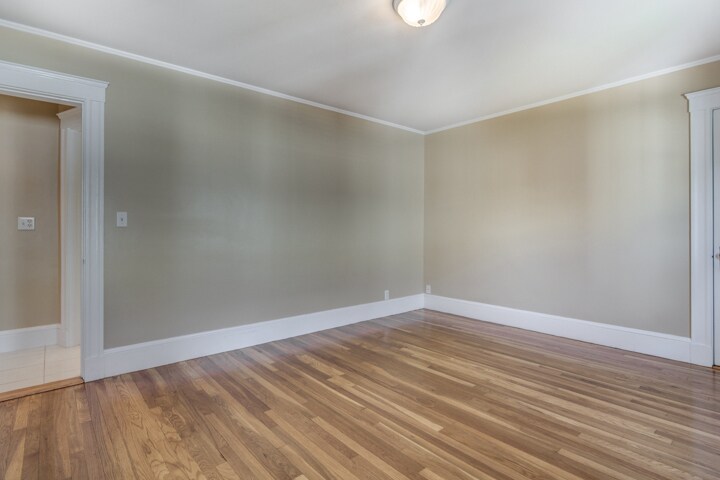 Building Photo - 111 Poplar St