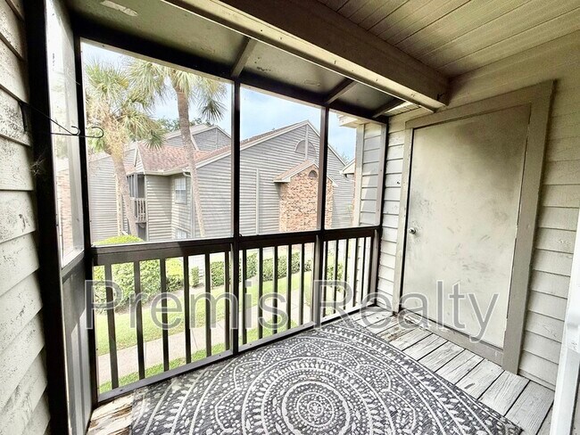 Building Photo - 2500 Winding Creek Blvd