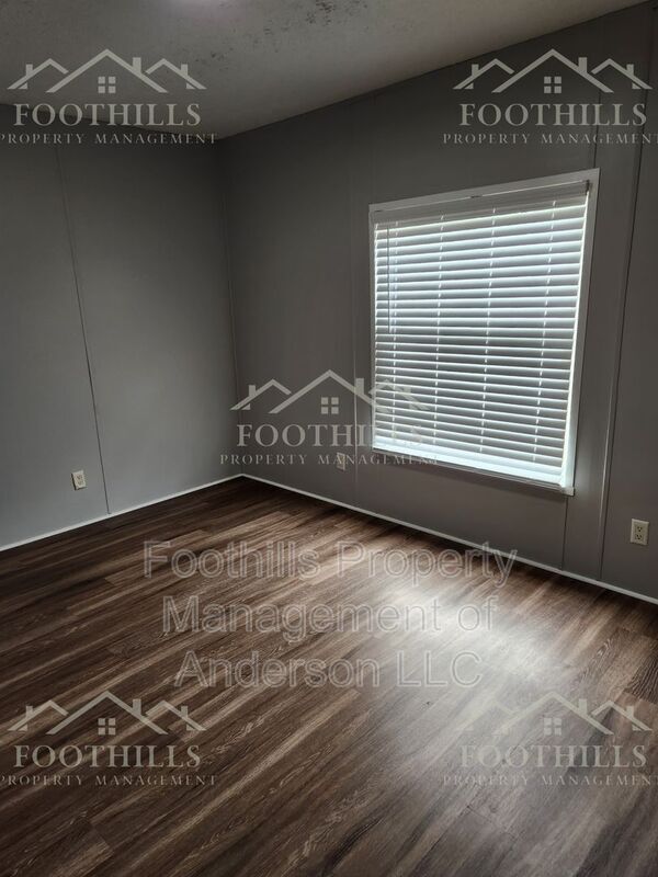 Building Photo - 100 P-9-121